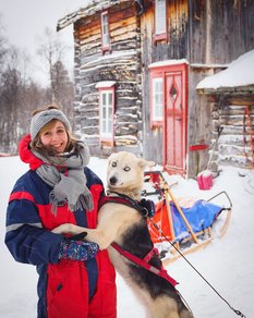 Winter activities dogsledding hundeschlitten lunch_tour